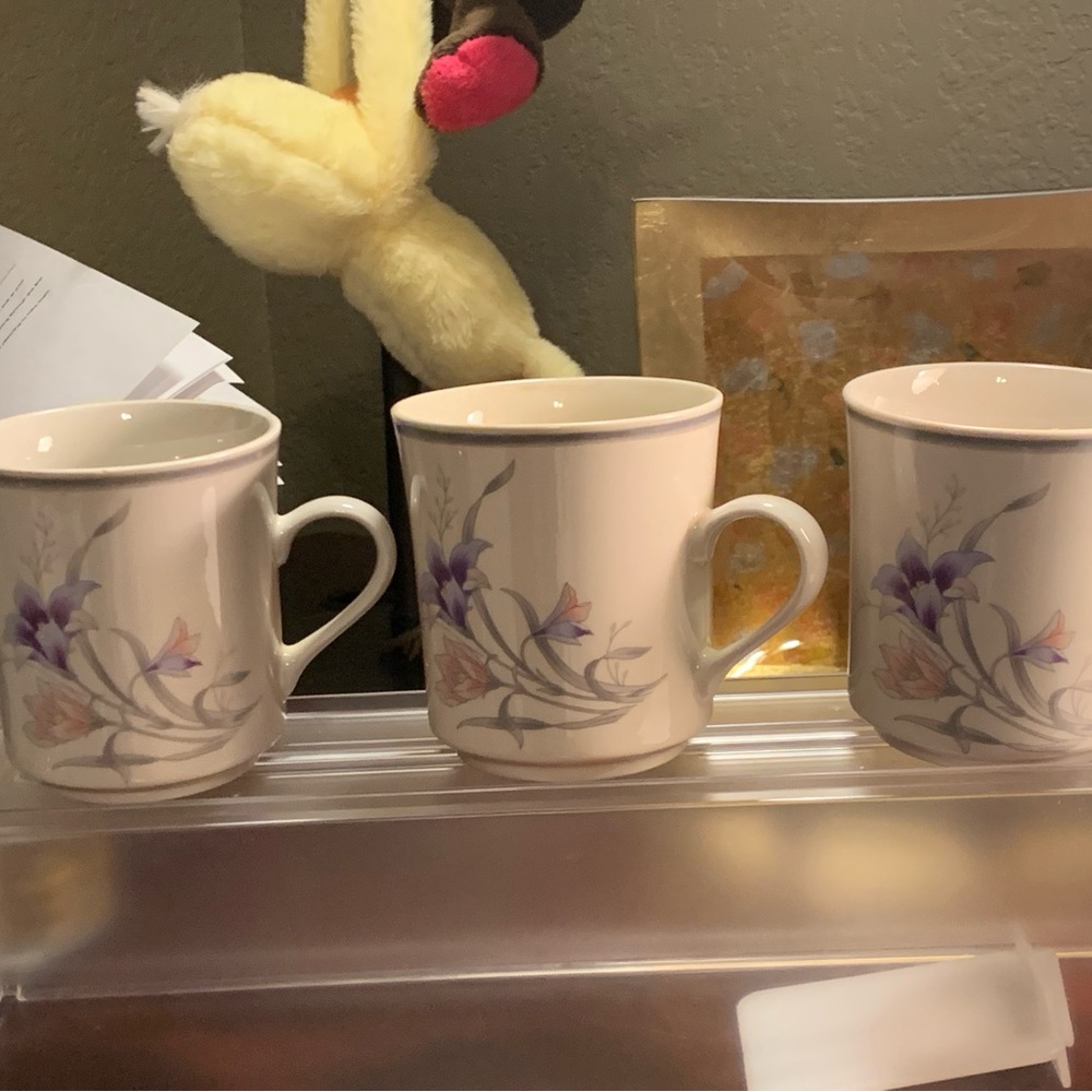 Vintage Cream and Purple Elegant Dining Mugs